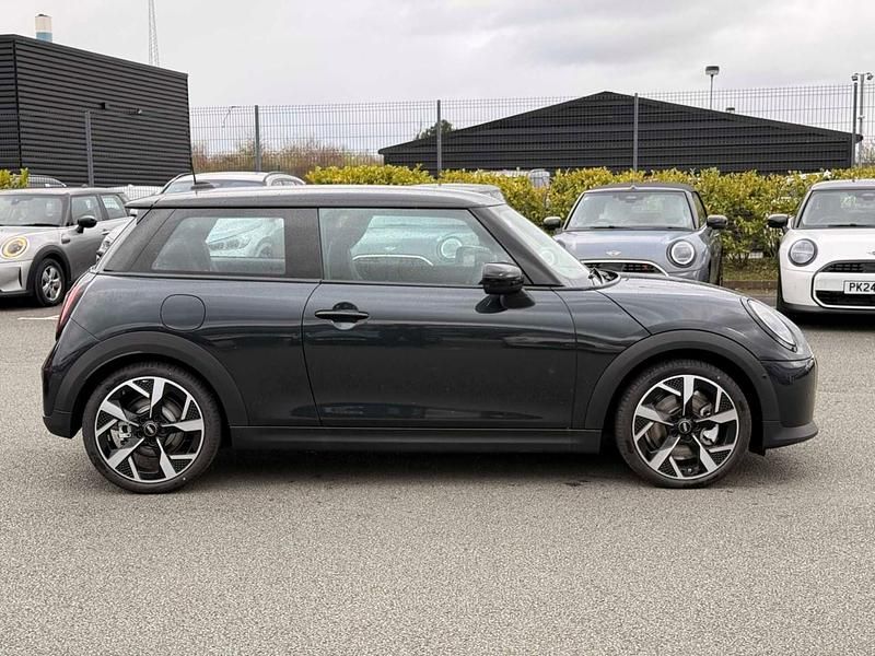 Ny Mini Cooper Exclusive 2026 Grå Halvkombi