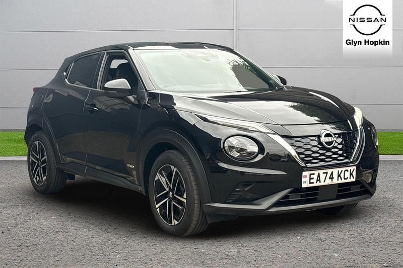 Black Used 2024 Nissan Juke N-Connecta SUV | £18,424 (Good price) - Image 1/4