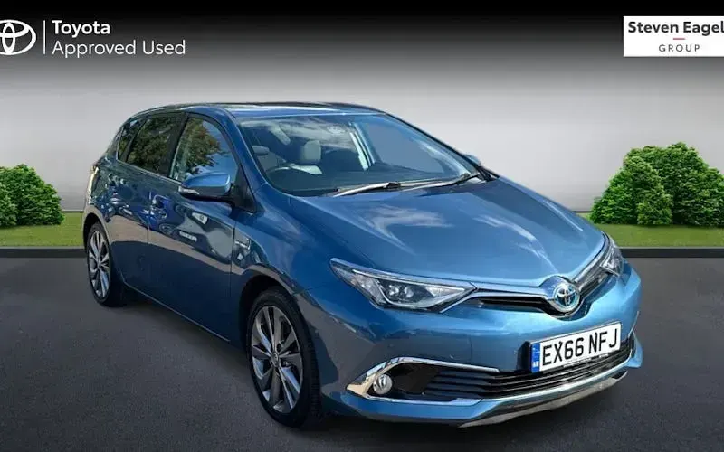 Used Toyota Auris Hybrid 136 HP (100 kW) 2016 Hatchback