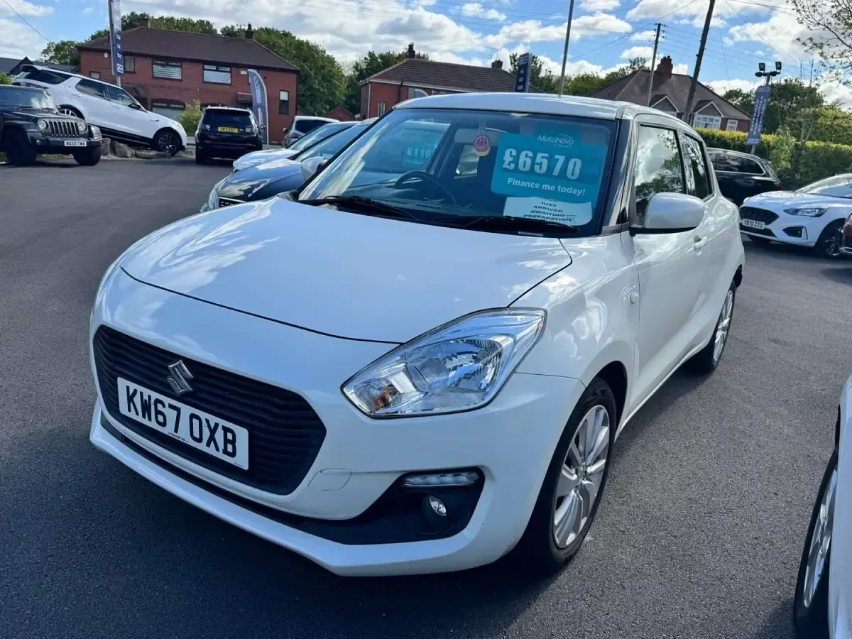 Used Suzuki Swift SZ-T 111 HP (81 kW) 2017 White Hatchback