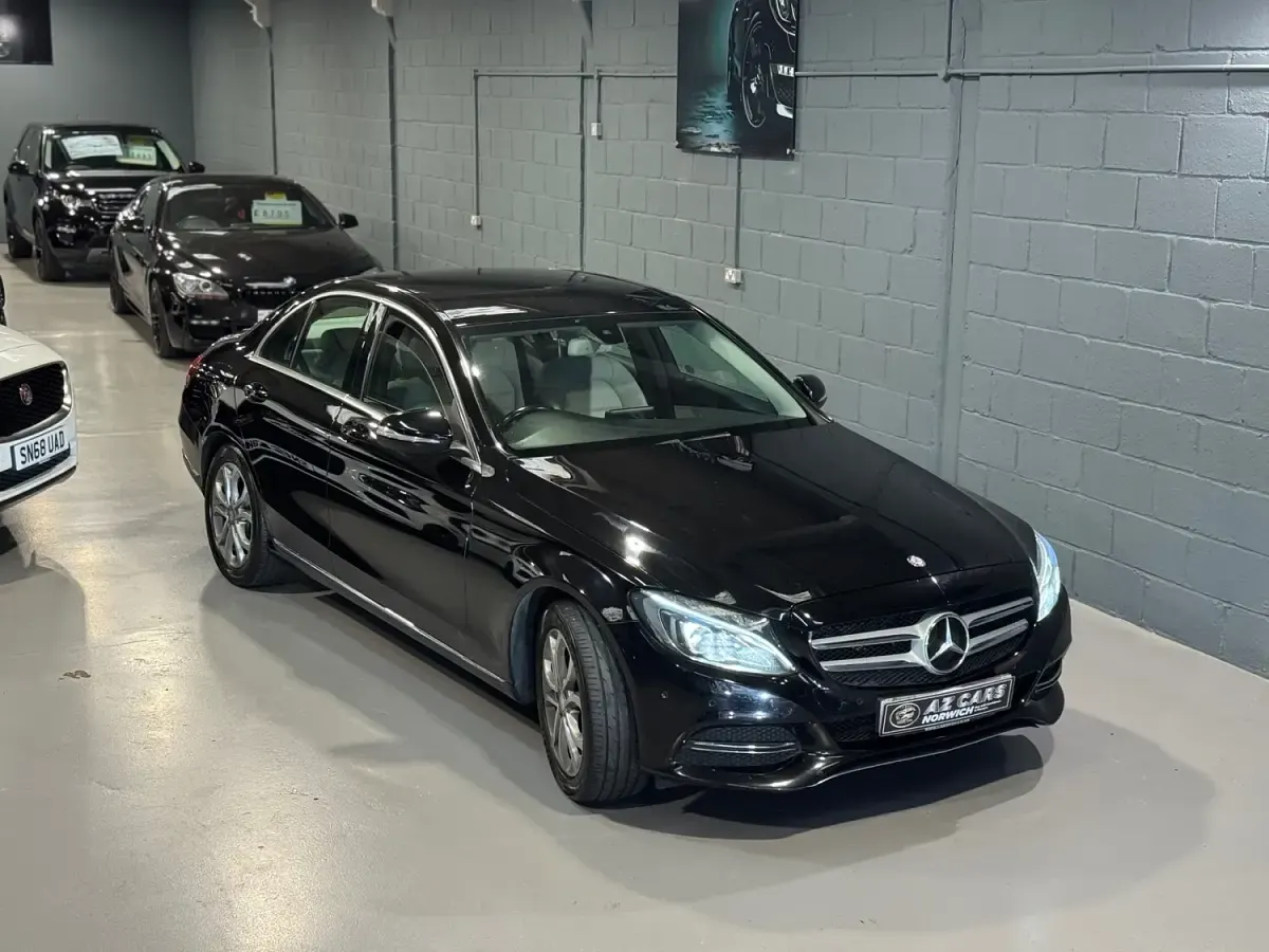 Usado Mercedes C200 184 CV (135 kW) 2014 Negro Berlina