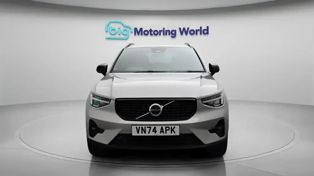 Used Volvo XC40 Plus 163 HP (119 kW) 2025 Silver SUV