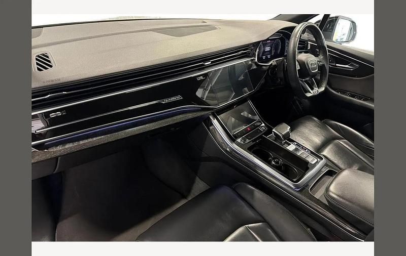 Used Audi Q7 Black Edition 340 HP (250 kW) 2021 White SUV