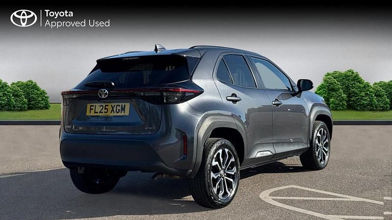 Used Toyota Yaris Hybrid Design 116 HP (85 kW) 2025 Decuma grey SUV