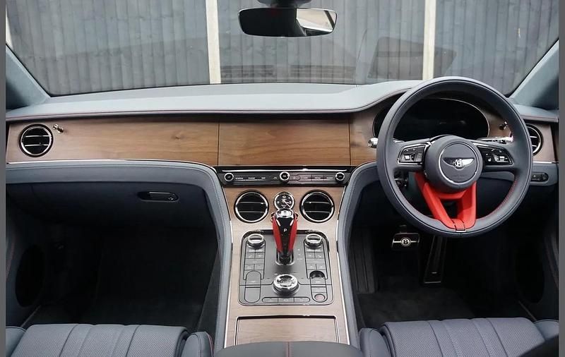 Used Bentley Continental 670 HP (492 kW) 2025 Grey Coupe