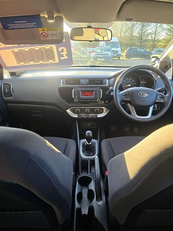 Used Kia Rio 2015 Red Hatchback