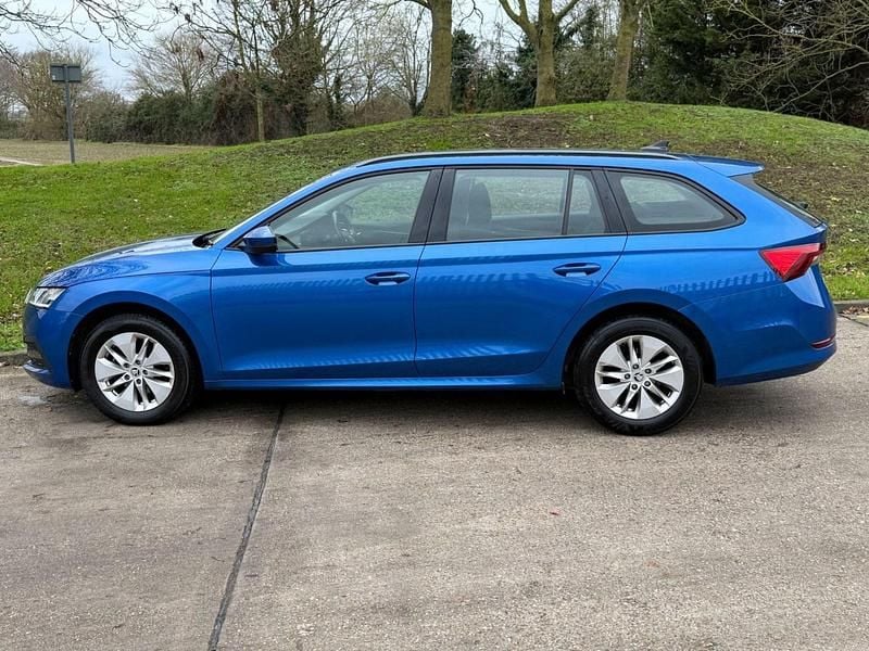 Used Skoda Octavia SE 2022 Blue Estate