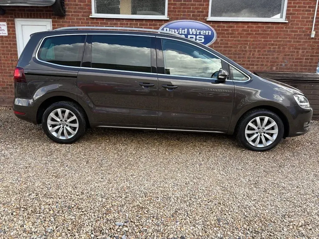 Used VW Sharan SEL 184 HP (135 kW) 2017 Brown MPV