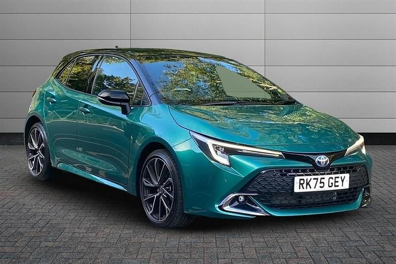 Super green with black roof New 2025 Toyota Corolla Hatchback | £36,500 - Image 1/3
