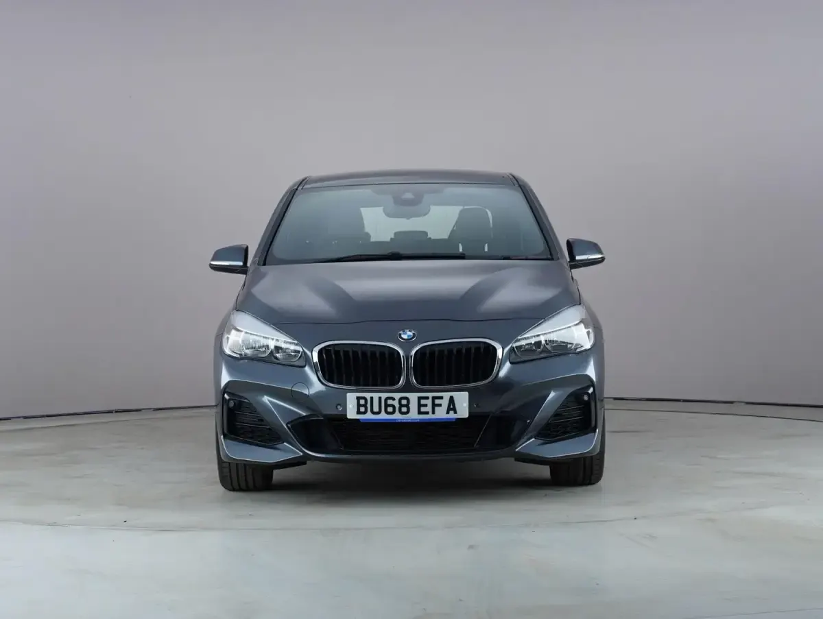 Begagnad BMW 225 M Sport 2018 Grå Halvkombi