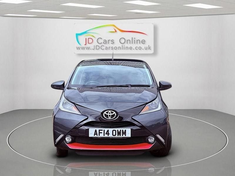 Used Toyota Aygo x-press 68 HP (50 kW) 2014 Grey Hatchback
