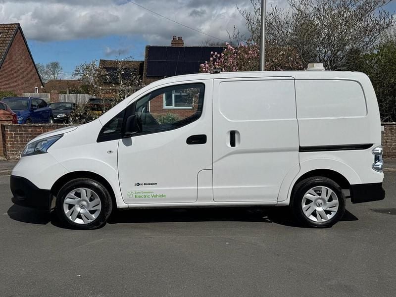 Used Nissan e-NV200 Acenta 80 kW (109 HP) 2020 White MPV