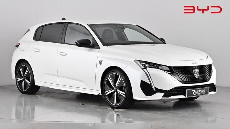 Used Peugeot 308 GT 131 HP (96 kW) 2022 Arctic white Hatchback