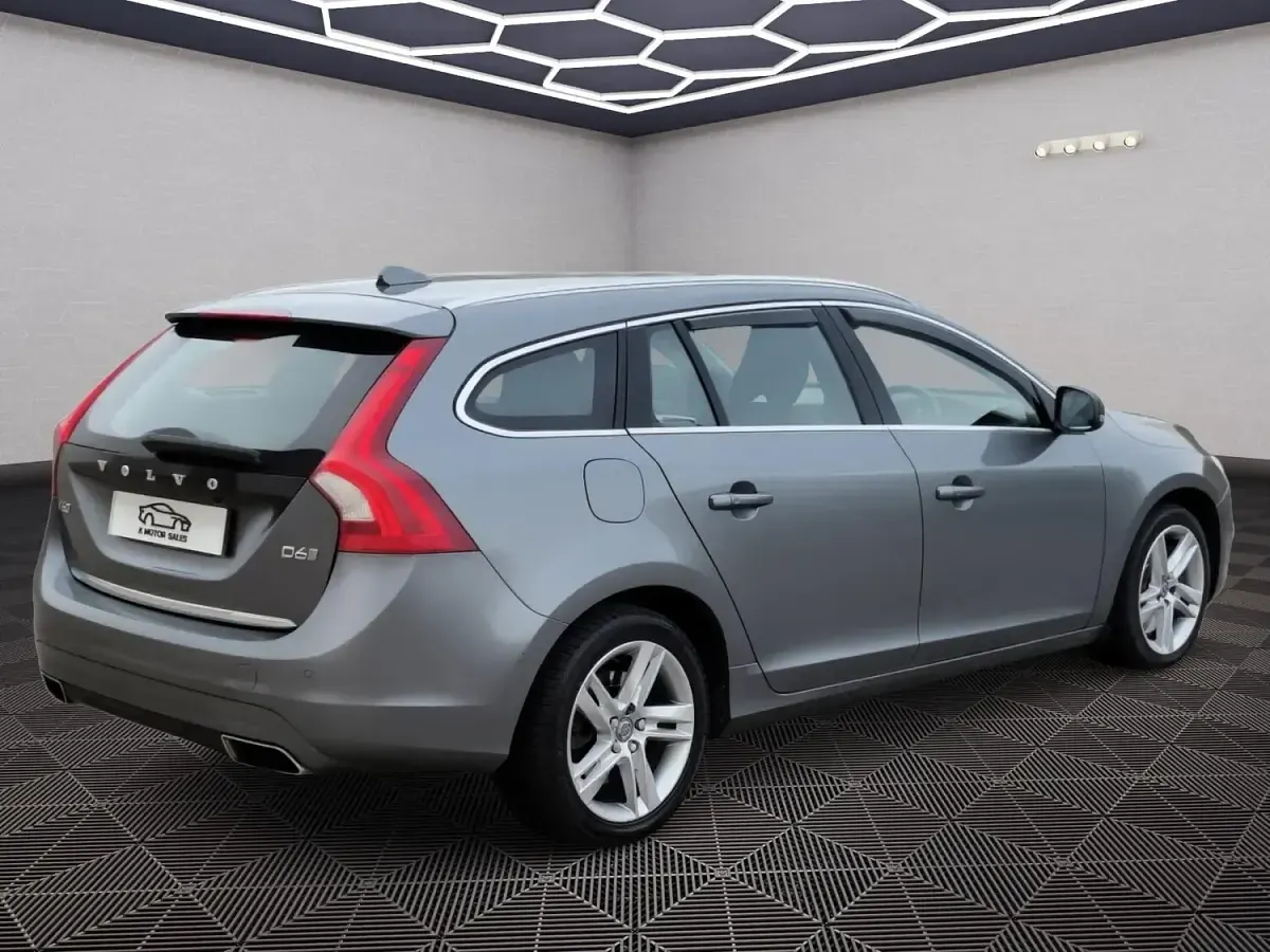 Used Volvo V60 SE Lux 2015 Grey Estate