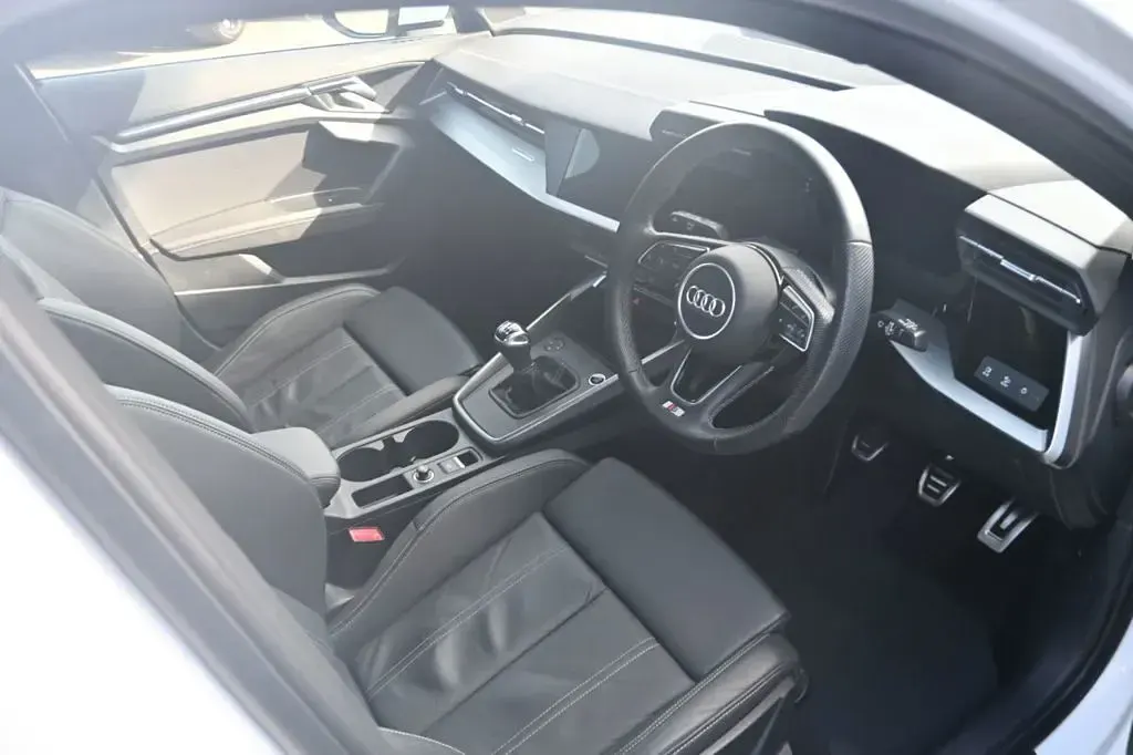 Used Audi A3 Sportback S-Line 110 HP (80 kW) 2022 White Hatchback