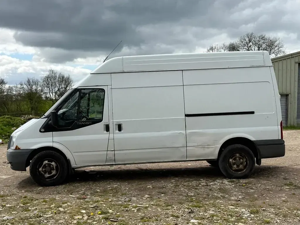 Used Ford Transit 125 HP (91 kW) 2012 White Van