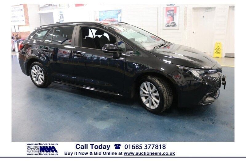 Black Used 2023 Toyota Corolla Estate | £17,916 (Good price) - Image 1/4
