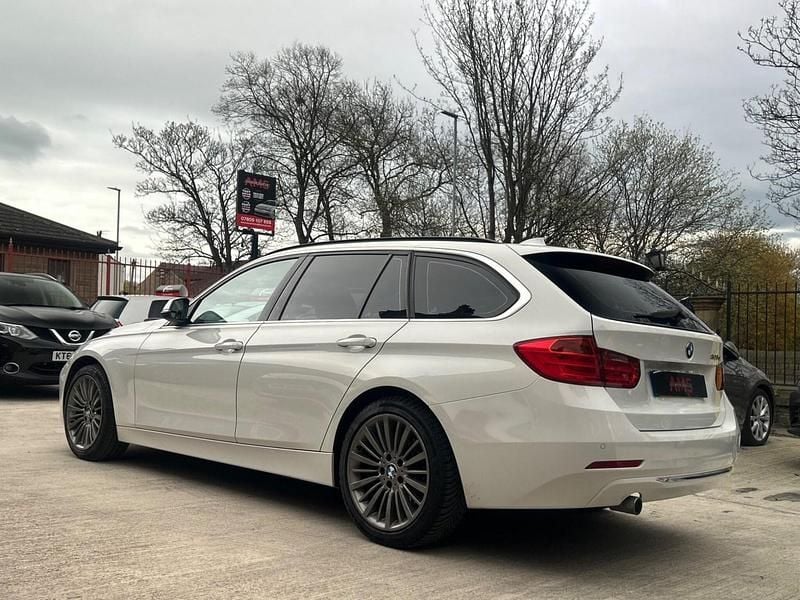 Used BMW 320 Luxury Line 2013 White Estate