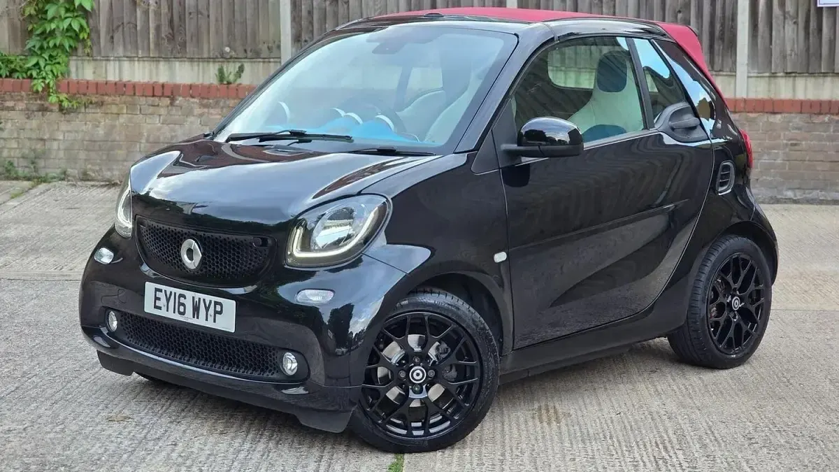 Used Smart ForTwo Cabrio Premium 71 HP (52 kW) 2016 Black Cabriolet