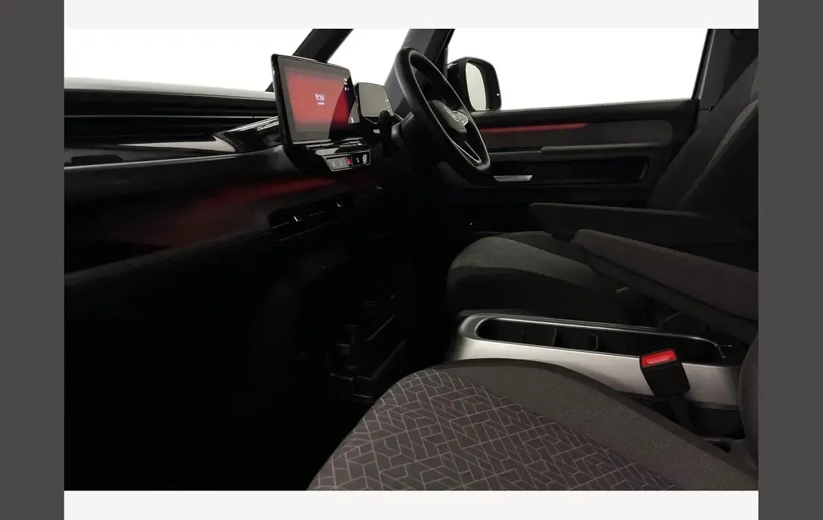 Używany VW ID. Buzz Pro 147 kW (200 KM) 2024 Srebrny Minivan