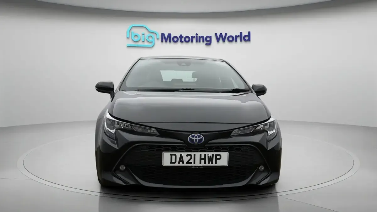Used Toyota Corolla 122 HP (89 kW) 2021 Black Hatchback