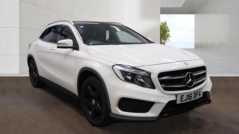 Used Mercedes GLA200 AMG line 136 HP (100 kW) 2016 White SUV