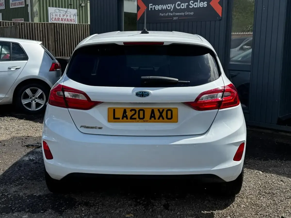 Usado Ford Fiesta Titanium 95 HP (69 kW) 2020 Branco Citadino