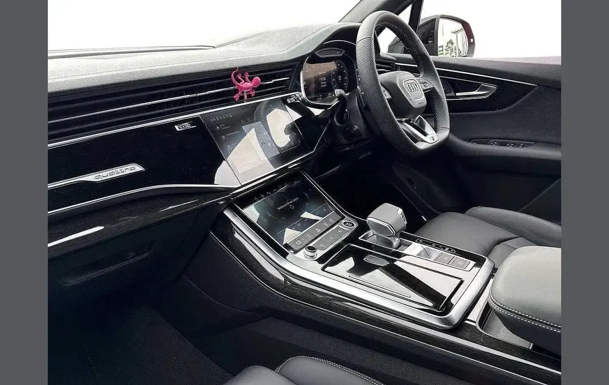 New Audi Q7 Black Edition 340 HP (250 kW) 2026 Red SUV