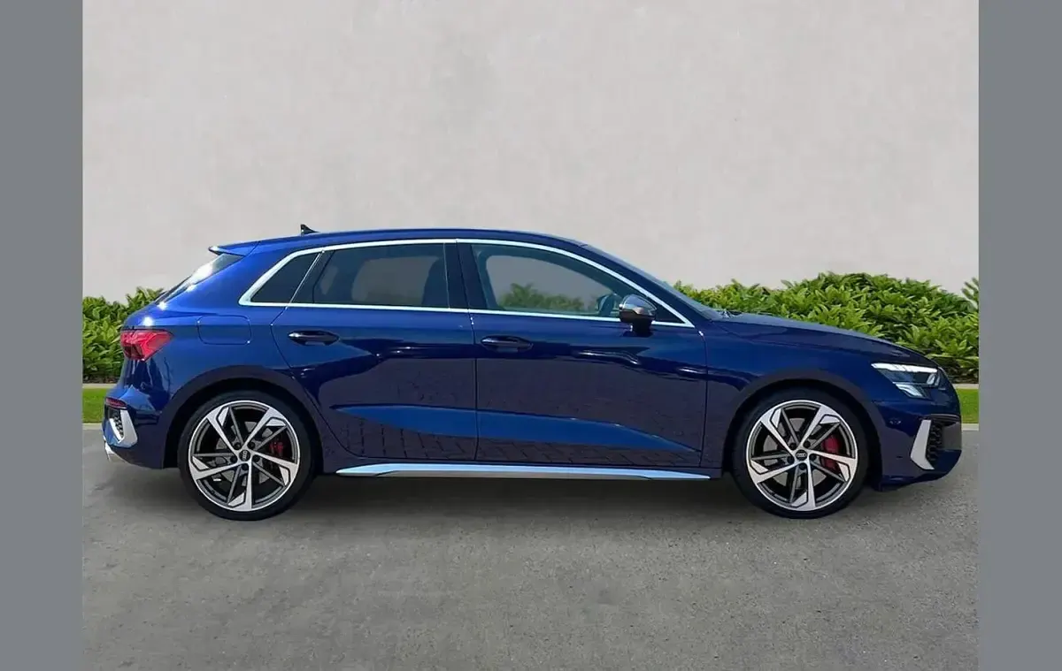 Used Audi S3 Sportback Comfort 310 HP (228 kW) 2023 Blue Hatchback