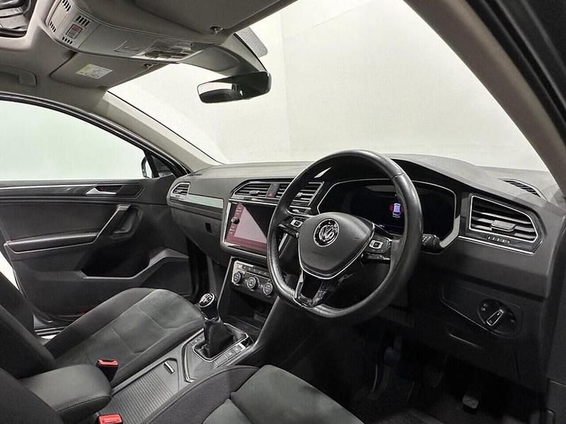 Used VW Tiguan SEL 150 HP (110 kW) 2018 Grey SUV