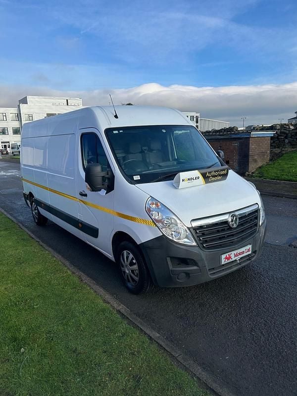 Used Vauxhall Movano 130 HP (95 kW) 2019 White MPV