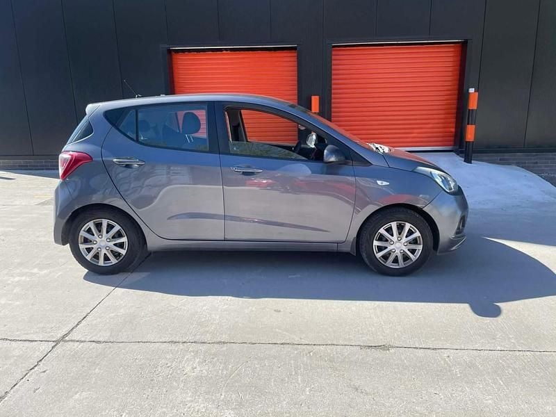 Used Hyundai i10 SE 67 HP (49 kW) 2014 Grey Hatchback