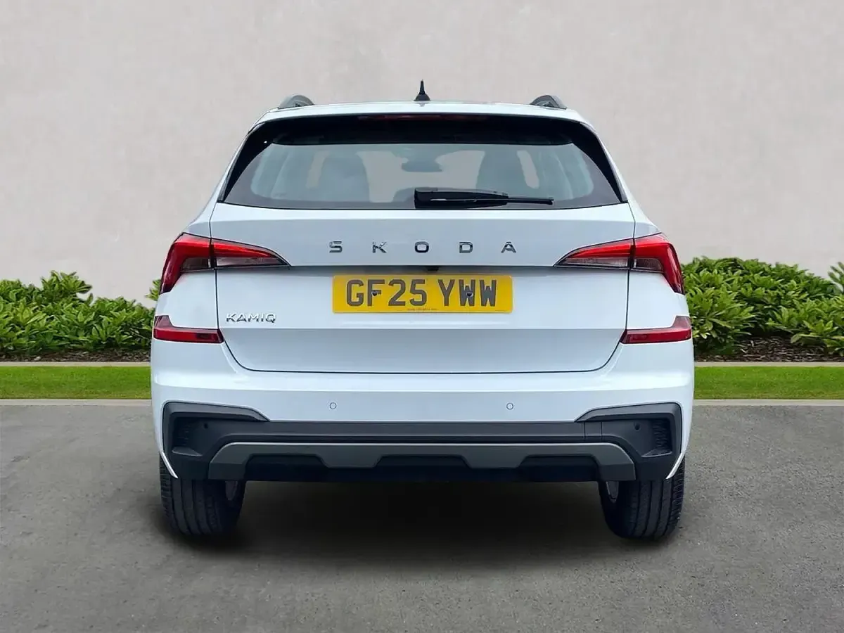 Used Skoda Kamiq SE 95 HP (69 kW) 2025 White SUV
