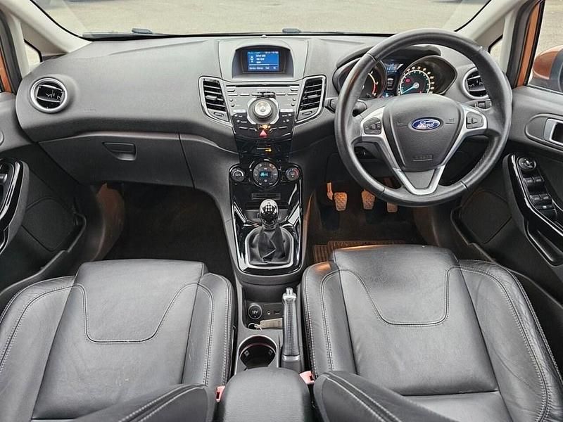 Usado Ford Fiesta Titanium X 95 HP (69 kW) 2014 Amarelo Citadino
