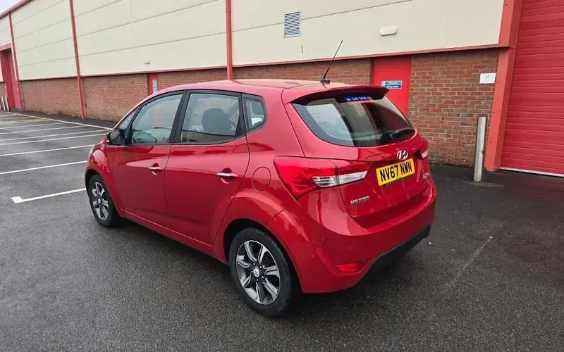 Used Hyundai i20 SE 90 HP (66 kW) 2018 Red MPV
