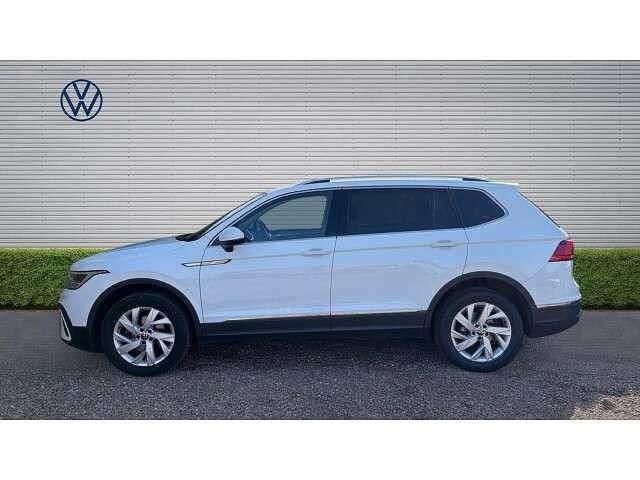 Gebraucht VW Tiguan Life 150 PS (110 kW) 2023 Weiß SUV