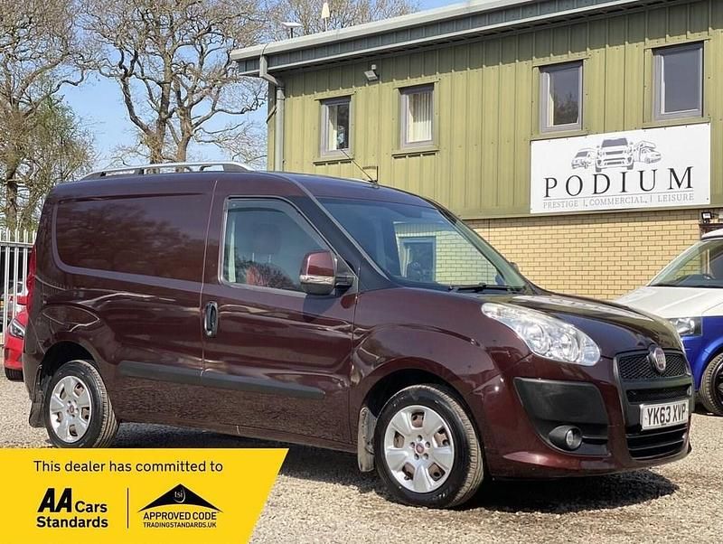 Used Fiat Doblò 2013 Red MPV