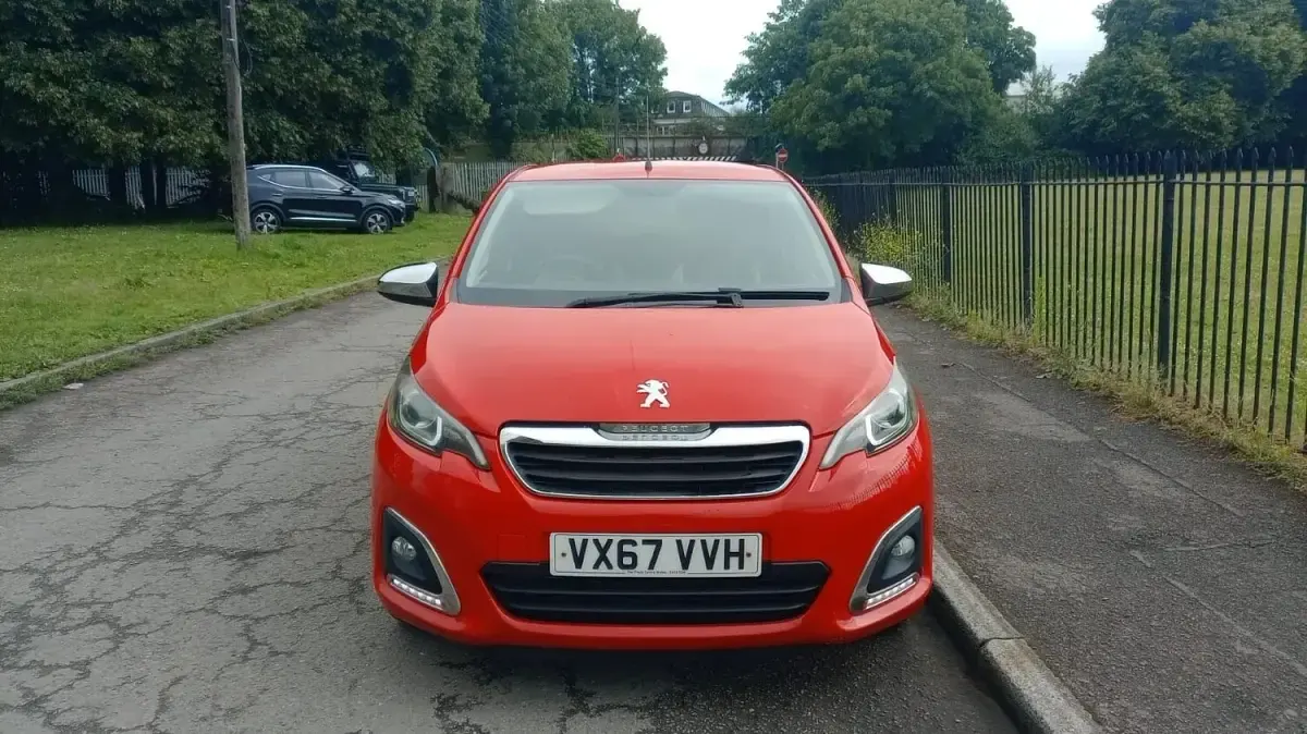 Used Peugeot 108 Collection 68 HP (50 kW) 2017 Red Hatchback