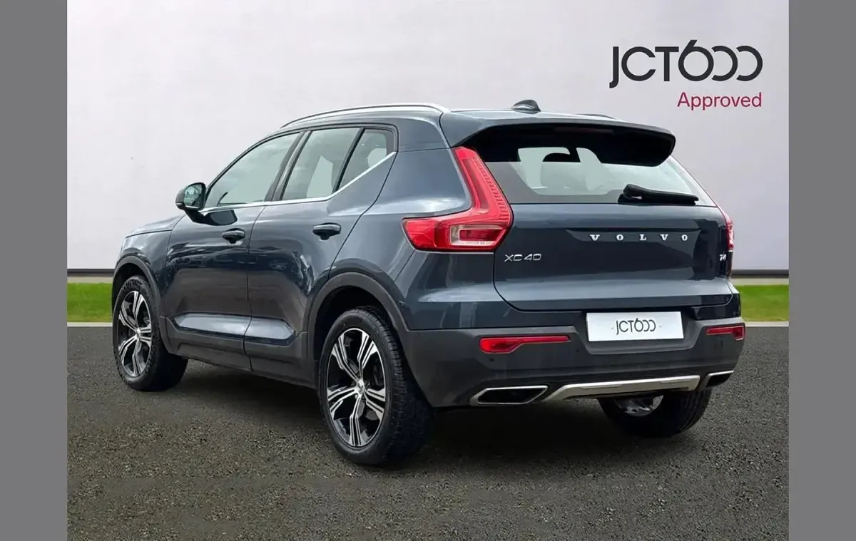 Used Volvo XC40 Inscription 187 HP (137 kW) 2018 Blue SUV