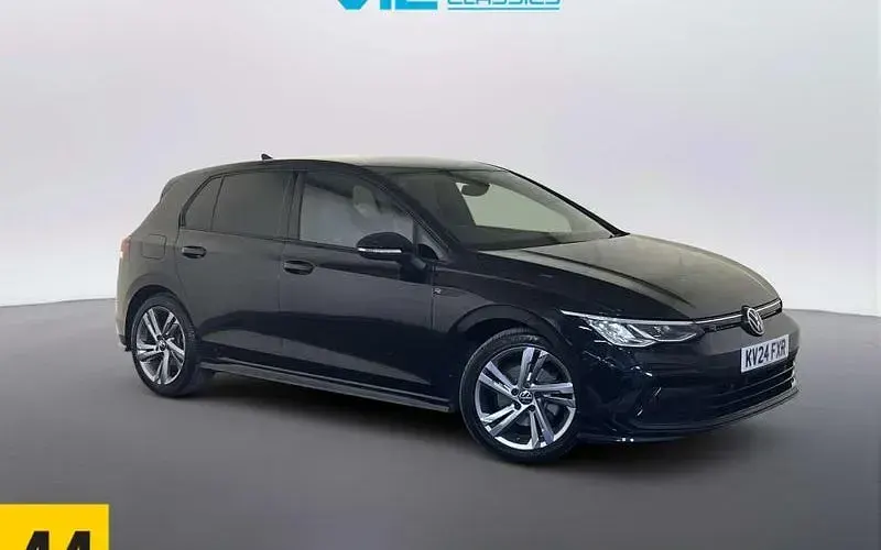 Used VW Golf VIII R-line 150 HP (110 kW) 2024 Hatchback