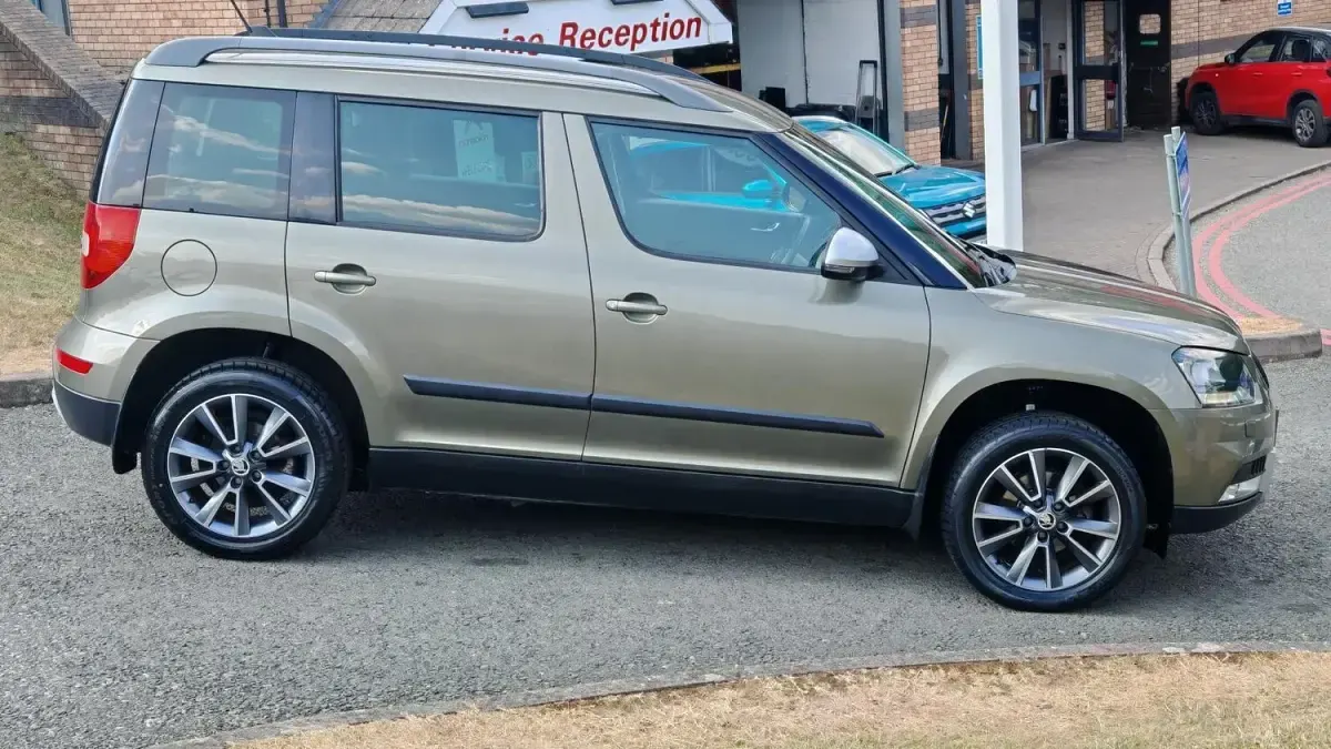 Used Skoda Yeti SE Drive 110 HP (80 kW) 2017 Green SUV