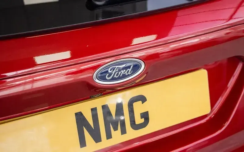 Used Ford Mondeo Vignale 179 HP (131 kW) 2017 Red Estate