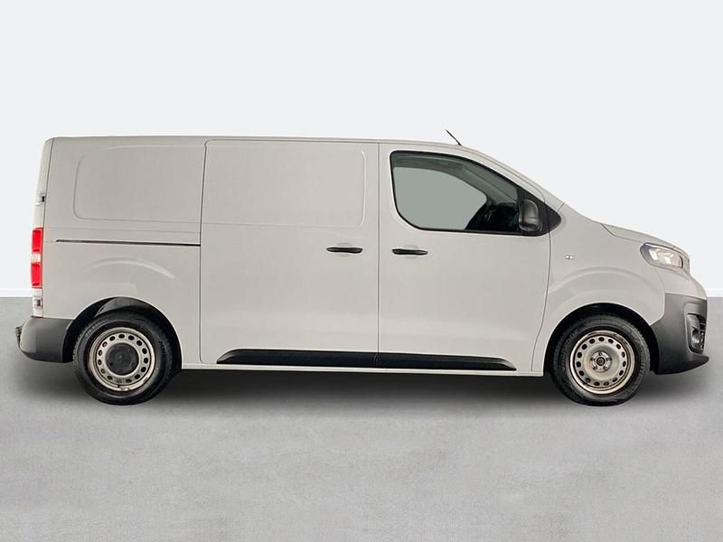 Used Peugeot e-Expert 100 kW (136 HP) 2022 White Van