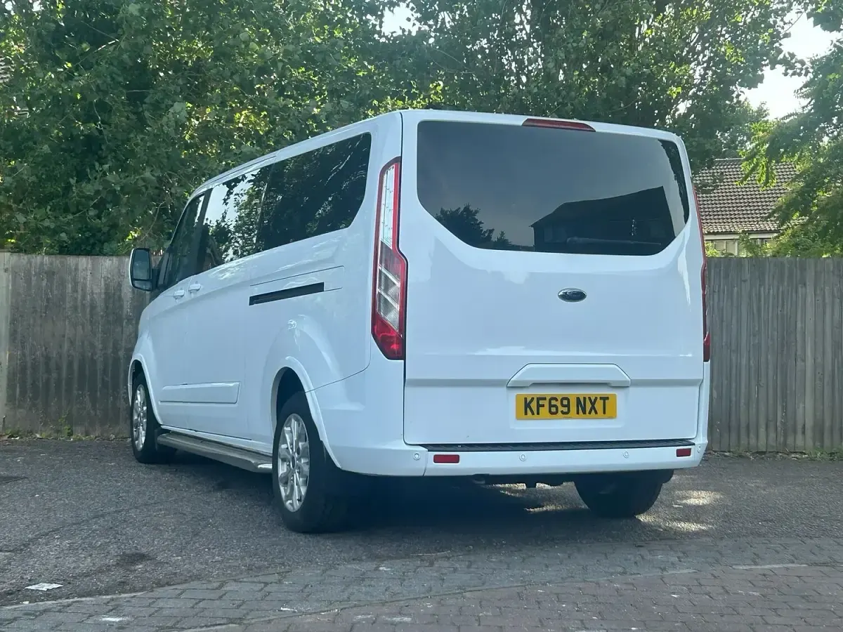 Used Ford Tourneo Titanium 185 HP (136 kW) 2020 White MPV