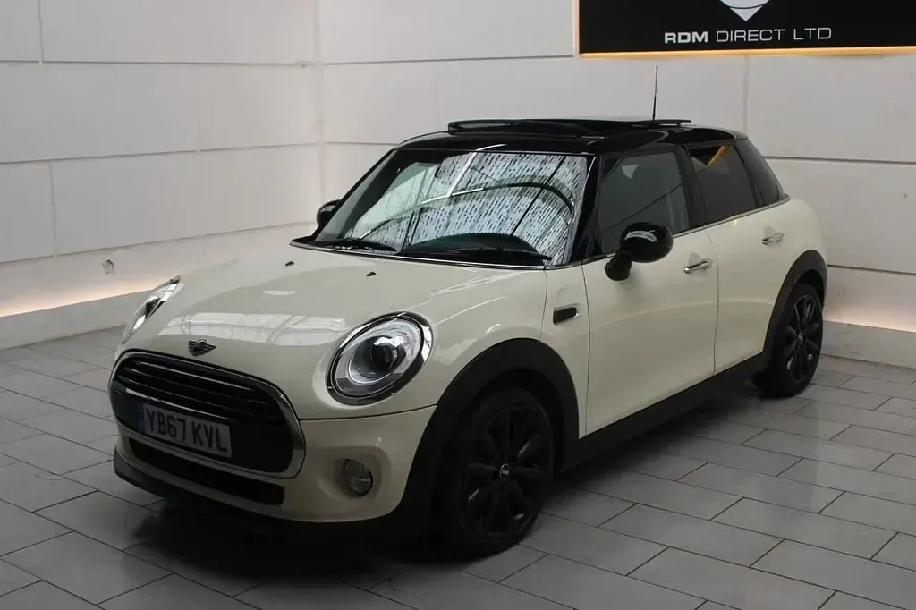 Używany Mini Cooper D Hatch 116 KM (85 kW) 2018 Biały Hatchback