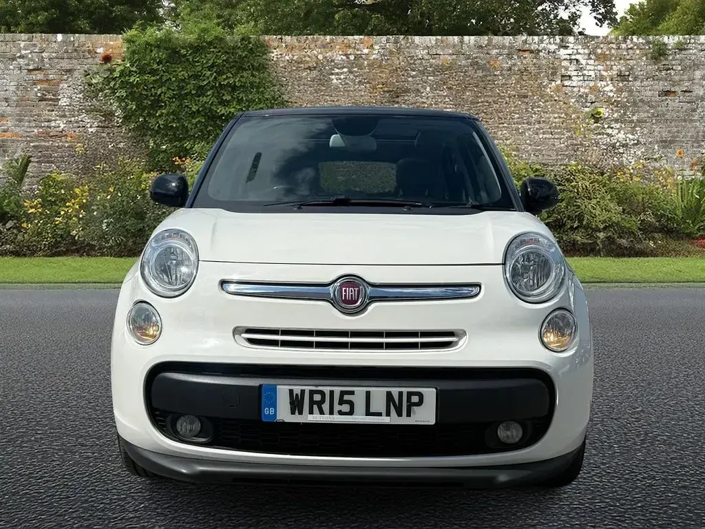 Used Fiat 500L Lounge 120 HP (88 kW) 2015 White MPV