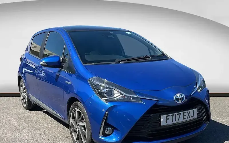 Second-hand Toyota Yaris Hybrid 101 CP (74 kW) 2020 Hatchback