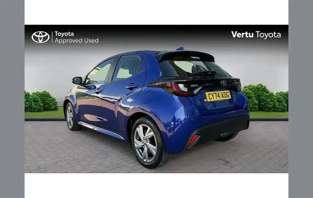 Used Toyota Yaris 116 HP (85 kW) 2024 Blue Hatchback