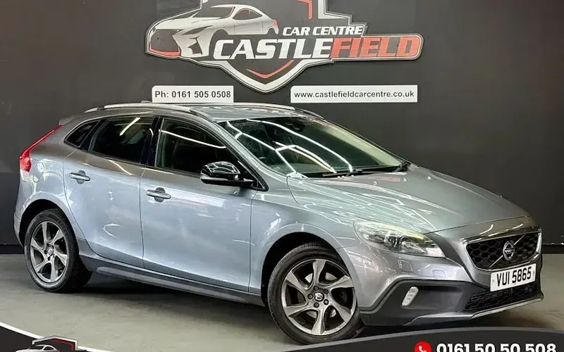 Used Volvo V40 114 HP (83 kW) 2015 Hatchback