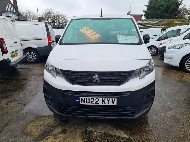 Used Peugeot Partner 131 HP (96 kW) 2022 White MPV